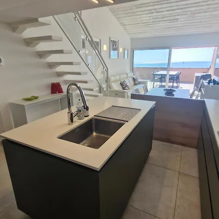 3 Pieces Avec Terrasse Vue Mer, Piscine Et Parking A Sainte-maxime - Fr-1-780-96 La Nartelle