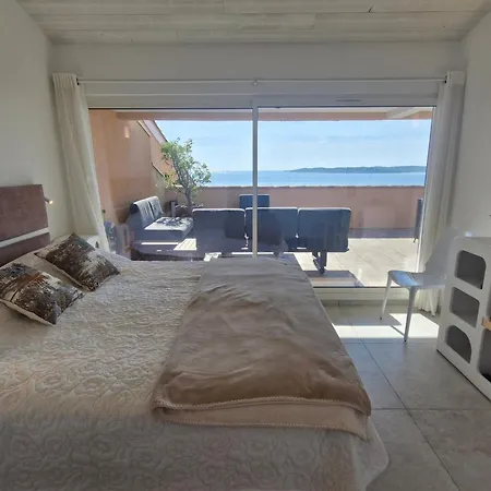 3 Pieces Avec Terrasse Vue Mer, Piscine Et Parking A Sainte-maxime - Fr-1-780-96 Apartman La Nartelle