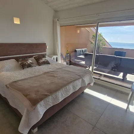 3 Pieces Avec Terrasse Vue Mer, Piscine Et Parking A Sainte-maxime - Fr-1-780-96 Apartman *