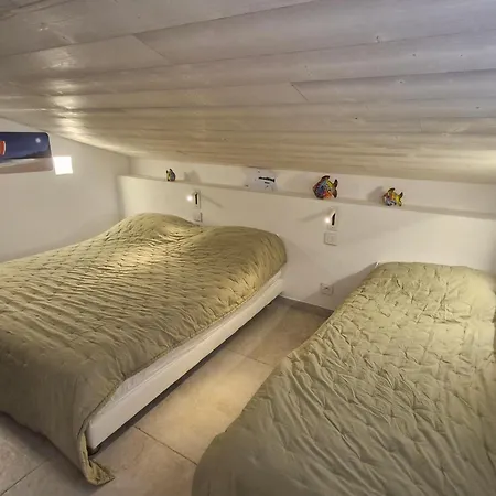 3 Pieces Avec Terrasse Vue Mer, Piscine Et Parking A Sainte-maxime - Fr-1-780-96 Apartman